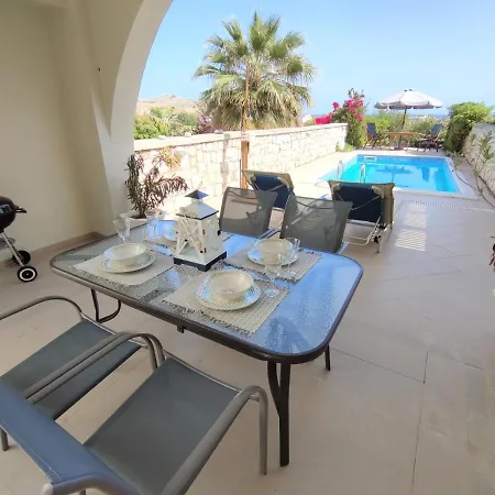 Villa With Private Pool Just 3 Minutes From The Beach Haraki