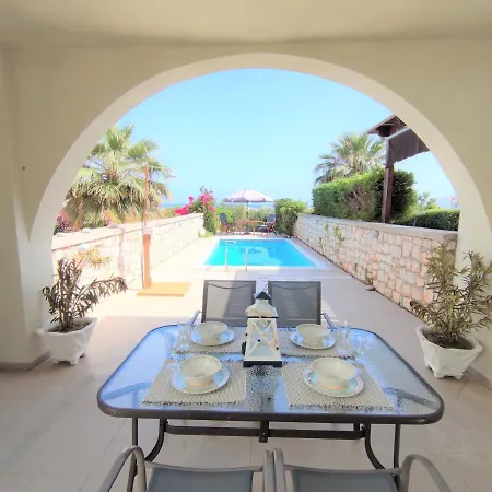 With Private Pool Just 3 Minutes From The Beach * Haraki