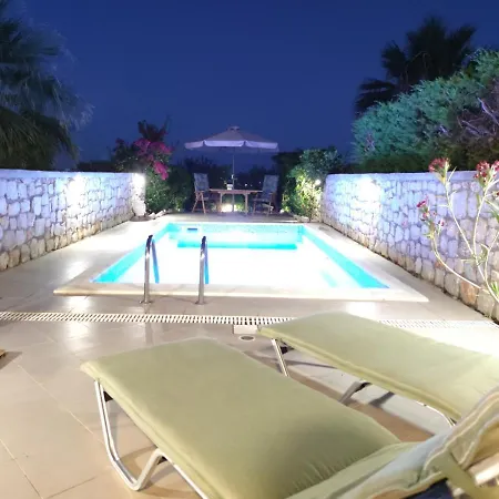 Vilă With Private Pool Just 3 Minutes From The Beach *