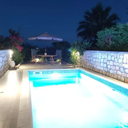 Villa With Private Pool Just 3 Minutes From The Beach Haraki